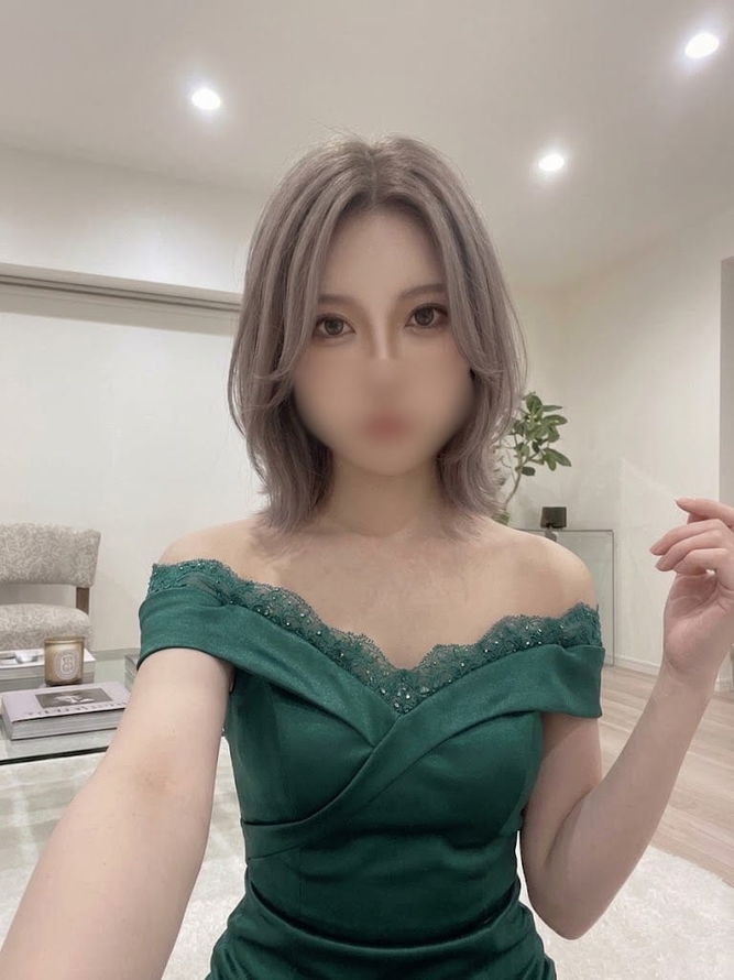 芹沢　りら